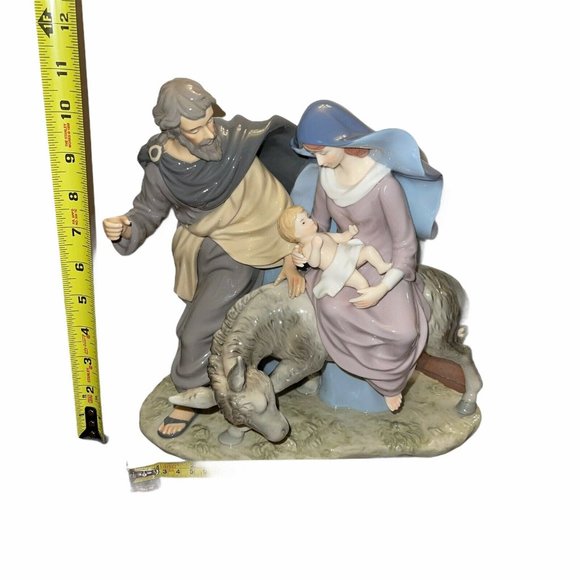 CLASSIC TREASURES Joseph Mary Baby Jesus Sculpture Fine Porcelain NO STAFF/BOX - Picture 11 of 12